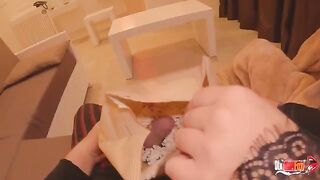 He put his dick in the popcorn for sexy stepmom in a steamy scene