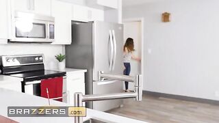 Oliver looks for his girlfriend, finds her new stepmom Dee Williams instead
