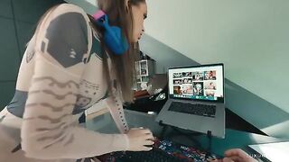 Streamers and haters: one sex session before ban
