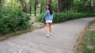 A quick blowjob in the park with a hot brunette, daring and steamy!