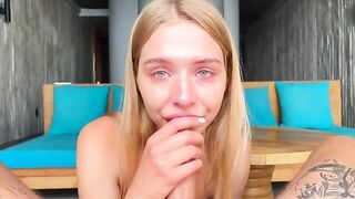 The girl is cheating on her husband during a psychotherapy session with a risky twist