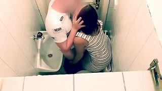 Tinder date ends up with sex in a restaurant toilet, just like in the movies!