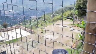 I fucked with a stranger farmer and he cum on my pussy outdoors