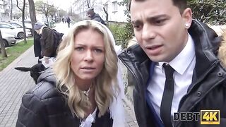 The debt collector had sex with a blond in front of her future husband