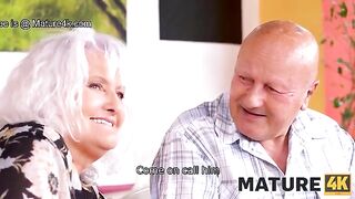 The guy fucked a hot mature woman right on the table