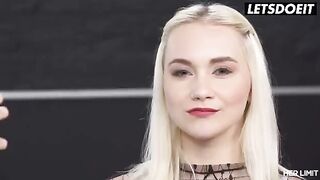 The blonde babe Marilyn Sugar has sex with a huge dick