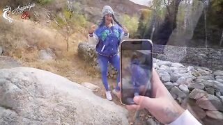A photo shooting of young tourists ended with a blowjob in nature