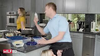 A lucky dude got a taste of the hottest housewife's pussy sauce in HD