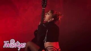 Blonde babe Angel Youngs rubs her wet pussy in hot HD clip