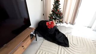 A courier delivered a parcel and his wife received a passionate surprise