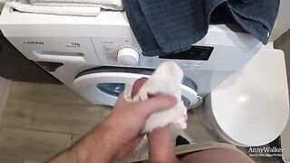The stepsister got a big ass and her Christmas present was a creampie