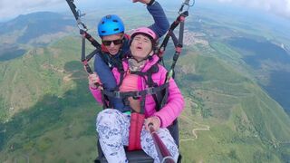 Sexx Sexxx squirts while paragliding 2200 m above the sea