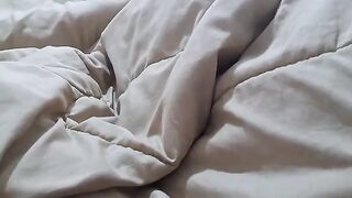 I share bed with a round ass stepmom who fucks me passionately