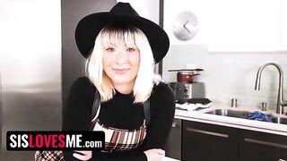 Step Sis Jessie Saint gets her pussy filled with cum potion