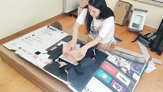 The stepsister got her asshole full of cum through a hole
