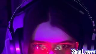 A young beauty fucks with a gamer and gets an orgasm from the first person close-up