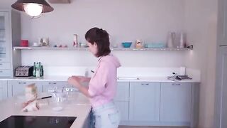 I’m cooking and showing my body at a friend’s house. It's not polite to eat with clothes on