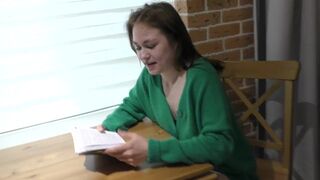 The student girl learns the Kamasutra at 18 years old