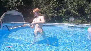 The girl wanted to show her body but the shots didn’t turn out well