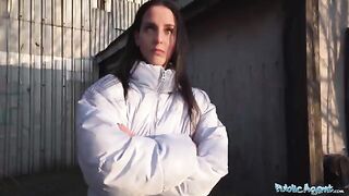 The agent met a hot girl and fucked her in the basement for cash