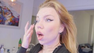 A tiny pussy squeezed out cum three times and on the face