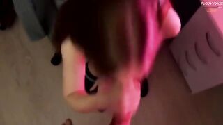 The guy was seduced by the foot of a beautiful roommate in a skirt