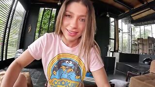 A sexy student gave the teacher a passionate lesson