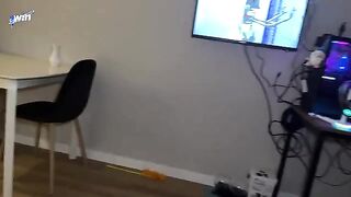 Girl wants to taste stepbrother's cock - homemade porn