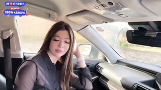 A girl got stuck in the car and started to mess around