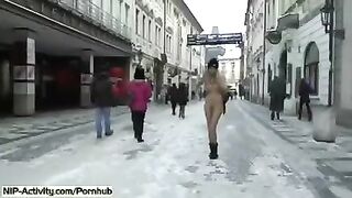 The student has a clear conscience and shows her boobs in public
