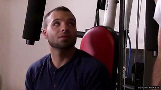 A guy experienced intense suction during his gay sex with a dick sucker
