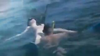 Aqualangists fuck at the depths of the sea, a steamy underwater scene