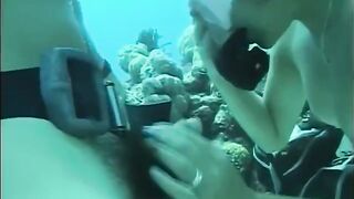 A man has sex with a girl right in the pool water