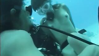 A man has sex with a girl right in the pool water