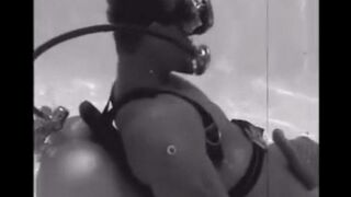 Diver made blowjob to the aqualangist in water