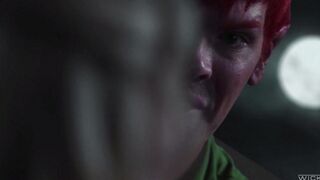 Keira Nicole fucks Peter Pen in a steamy bedroom session at high speed