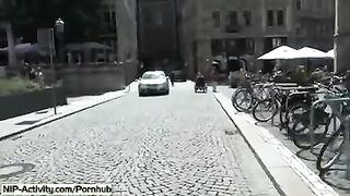 A girl showed her vagina to all passers-by