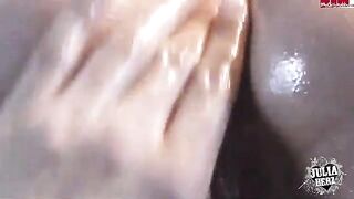 Finger fuck for a girl with great experience in sex