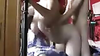 A juicy ass of the wife is a lot enjoyed by her husband in homemade sex