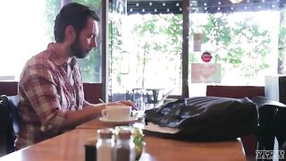 Guy picked up Asian beauty from the cafe and fucked