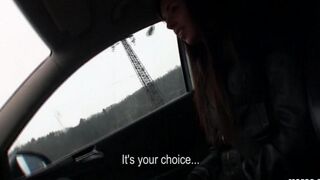 A cunning taxi driver proposed to a passenger to suck his dick