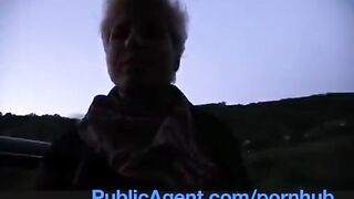 For money, a lesbian agreed to fuck with a member