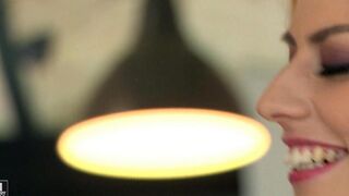 The beautiful woman in stockings fucks in her ass hole
