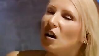 Sexmachine bondage equals double penetration in this hot video