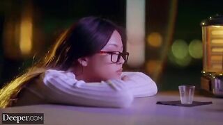 The cookboy fucked petite Lulu Chu and made her cum hard