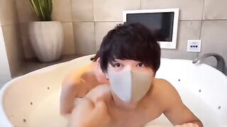 Japanese guy’s slippery handjob leads to intense, messy finish