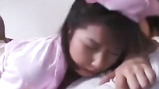 He washed the dick from the pussy and made cumshot on the bed