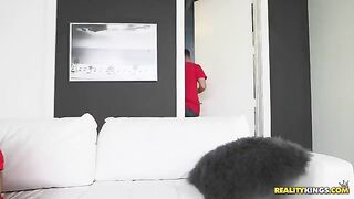 A man harshly fucked a beauty in the shower, making her groan