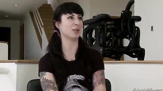 A man caressed her pussy with his tongue, and it was amazing