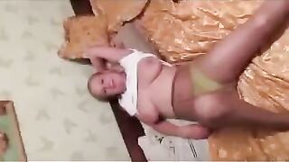 Pregnant beauty had to show her boobs to the photographer